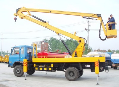 東風145型22米高空作業車 電力搶修與工程作業的得力助手
